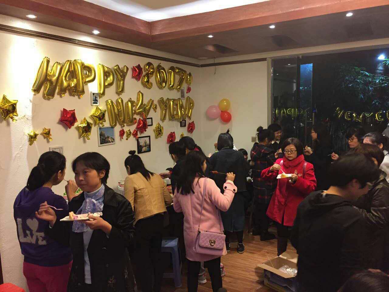 1484553357759270.jpg 490226193226931841.jpg