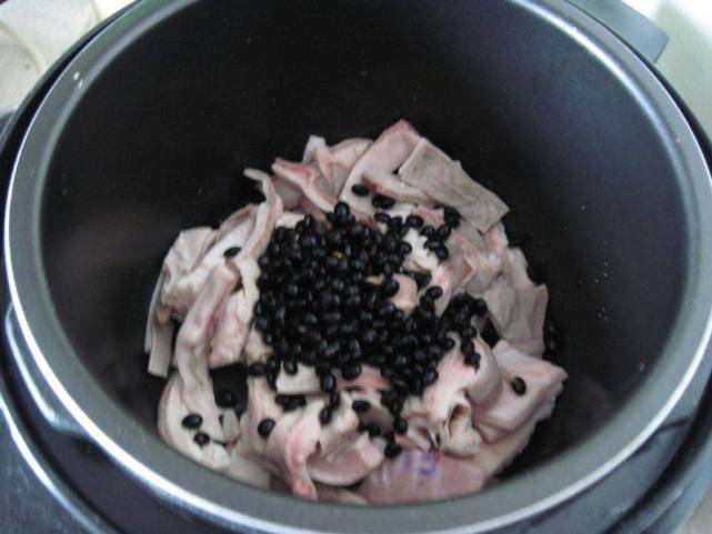 黑豆猪肚.jpg