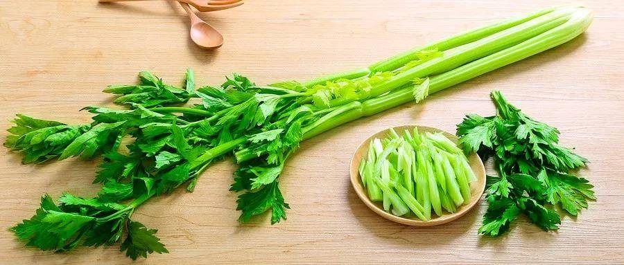 芹菜抗癌成分:木质素,肠内酯,丁基苯酞类,叶绿素,叶绿酸等