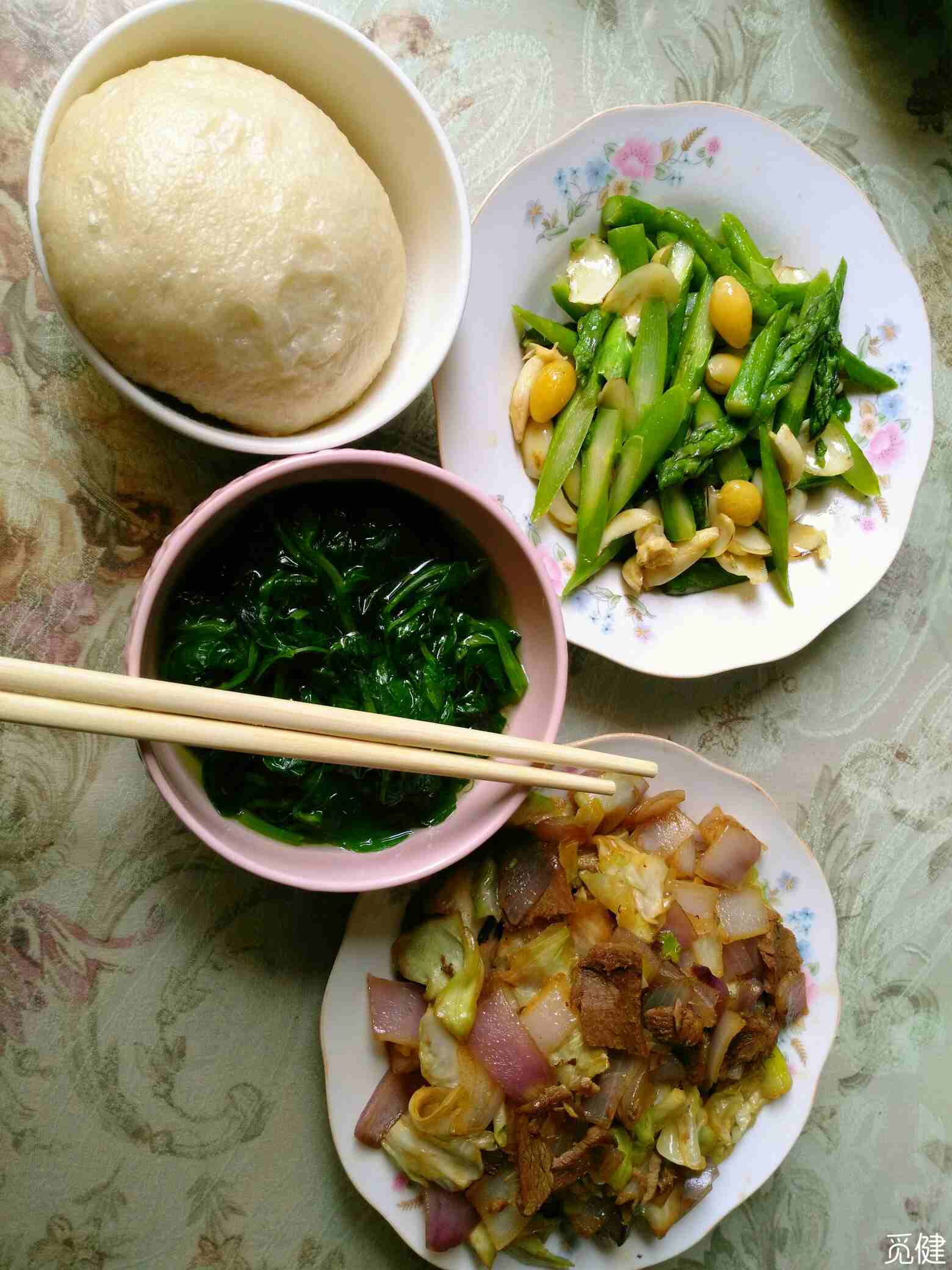 一个人的午餐