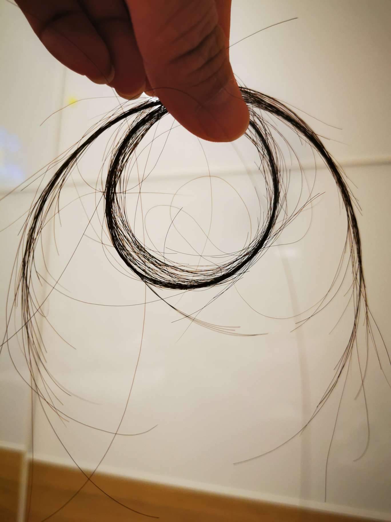 女人化疗头发掉光图片图片