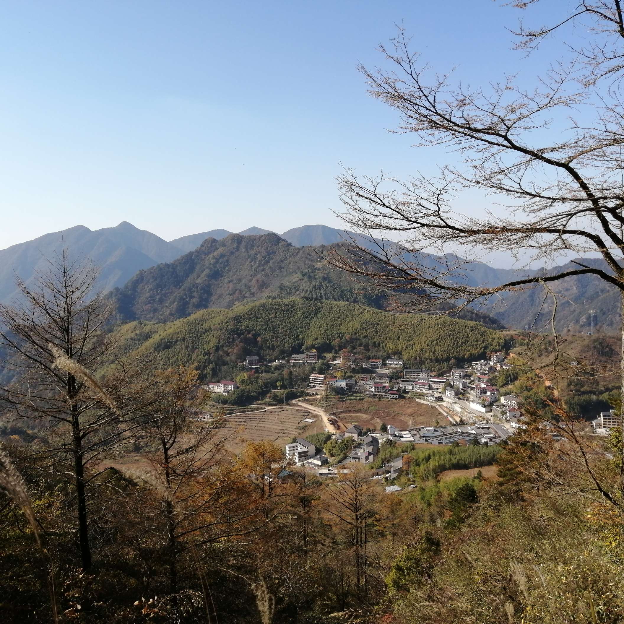 今天上午浙北大峽谷,下午到回峰嶺轉了一圈.