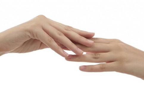 从指甲看健康 从指甲看疾病 从指甲盖看健康