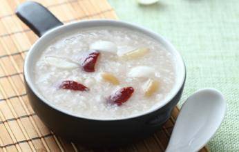 麦冬红枣大米粥.jpg