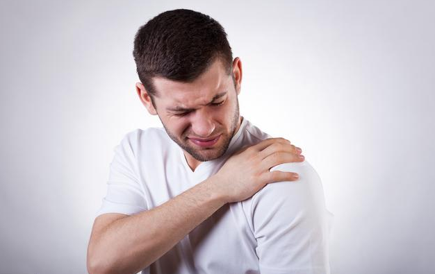 肩膀持续疼痛,可能是肝癌来报道,很多人却傻傻以为是肩周炎