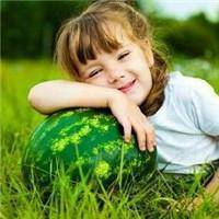 今天抱乐一个大西瓜回家