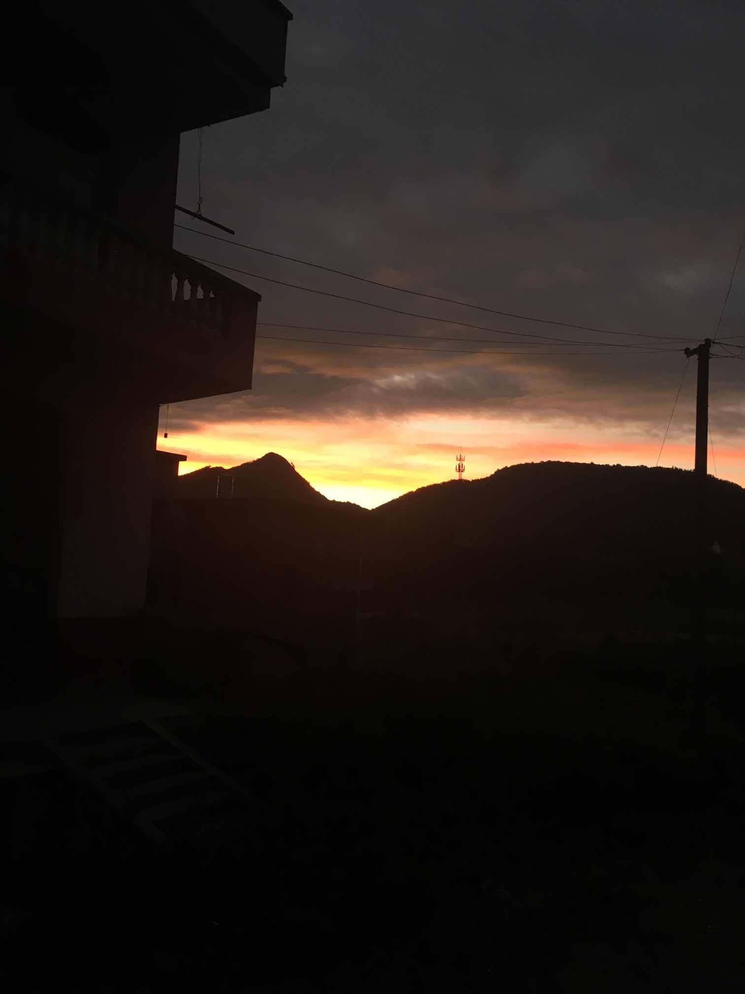 何妨吟啸且徐行