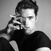 姑娘，给我来支烟