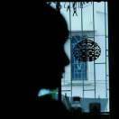  钱 波 波