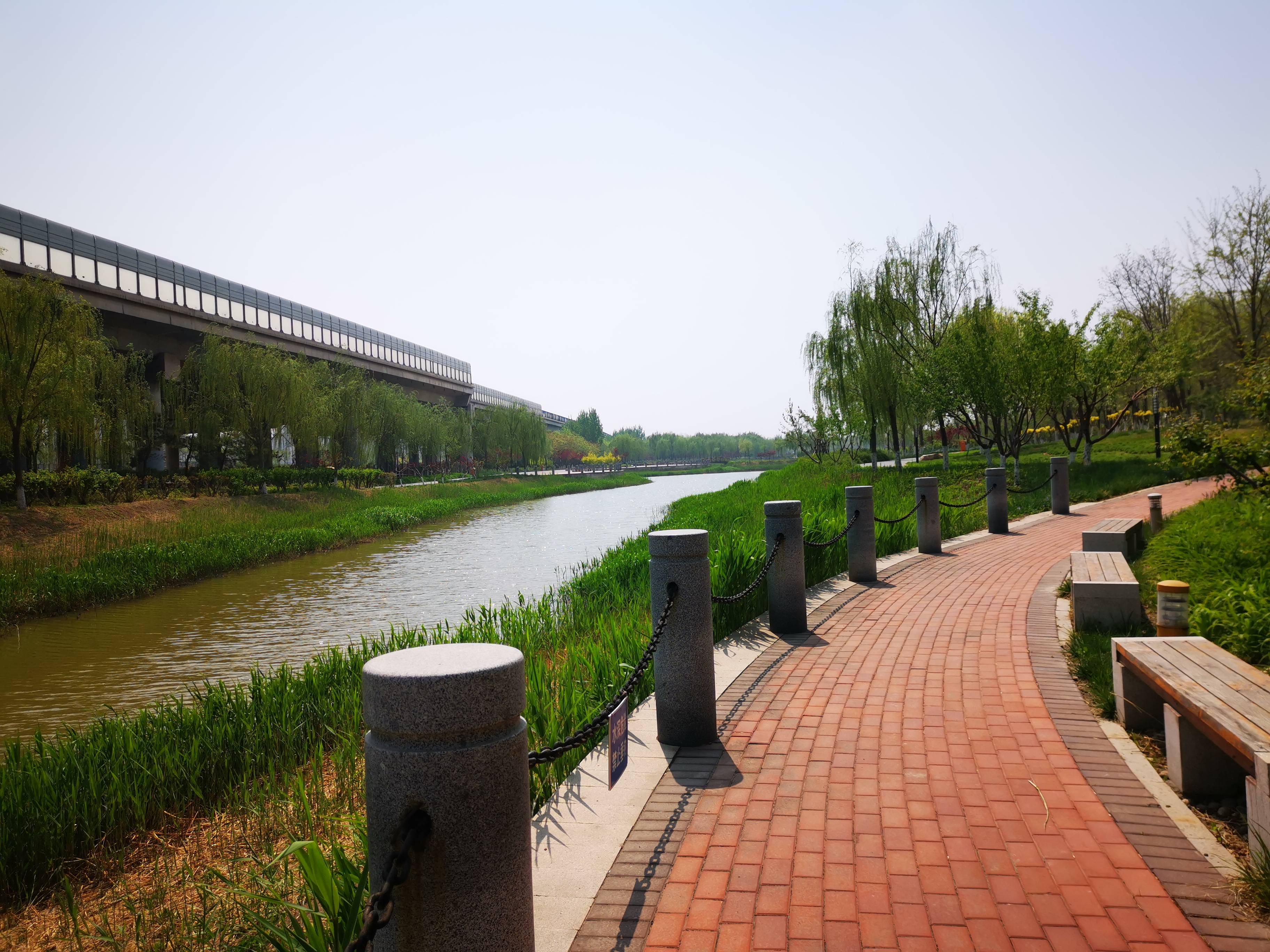 把公司業務處理完12點出門遛彎曬太陽,今天在印象海堤公園轉一圈,從