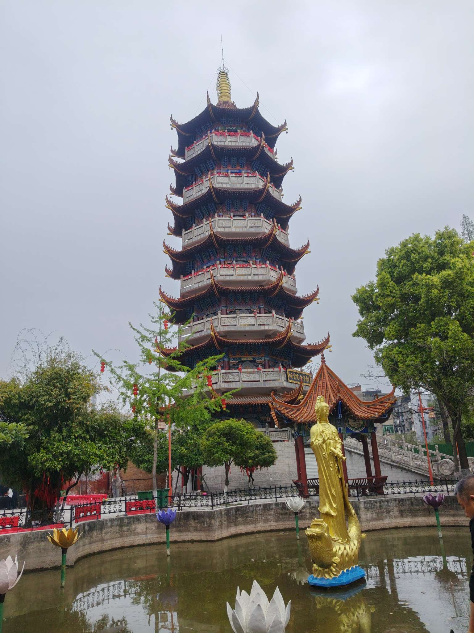 梵音入耳，俗虑皆空