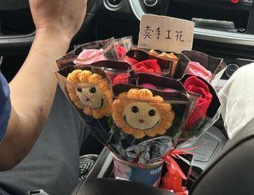 中午好~!(^ν^)